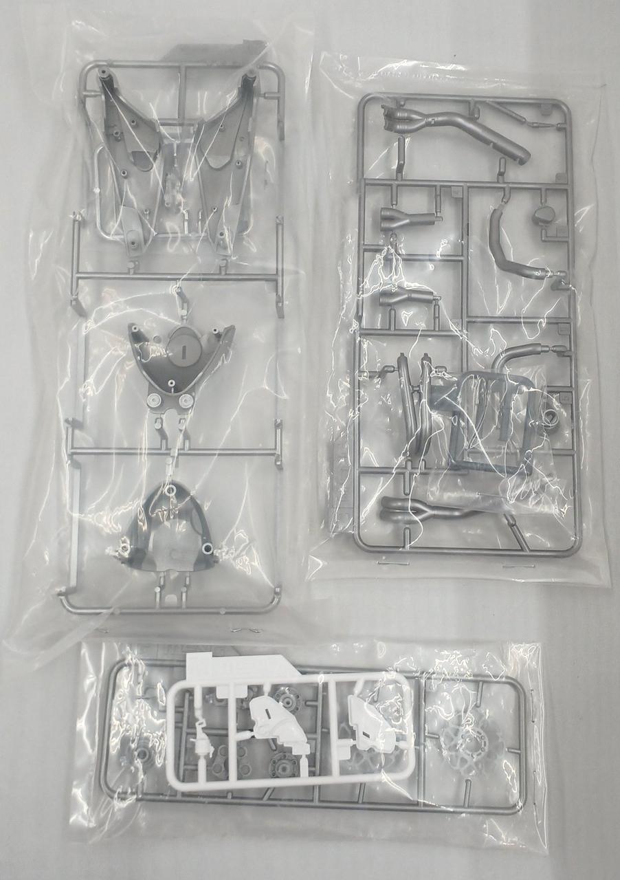 Monmodel 1/9 BMW HP4 RACE MMT-004S - Banzai Thrifting | BanzaiHobby