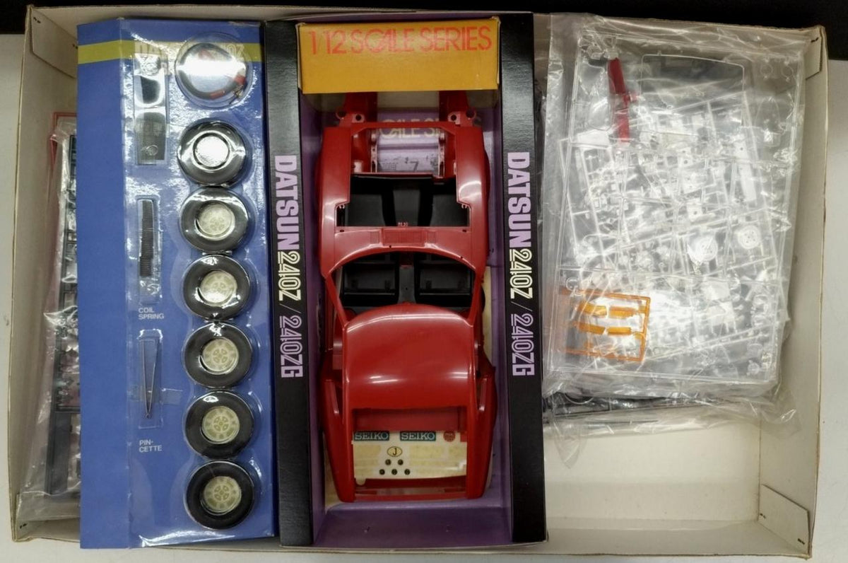 TAMIYA Fairlady 240Z Safari Edition Big Scale Series NO.8 - Banzai Thrifting | BanzaiHobby