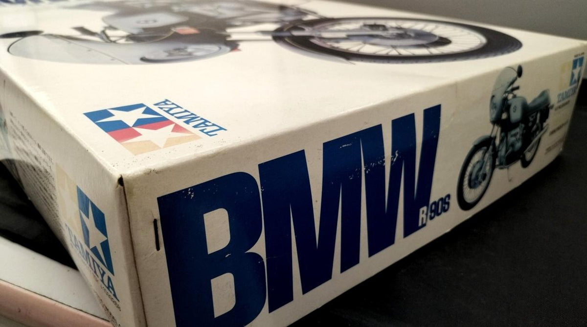 TAMIYA 1/6 BMW R90S Motorcycle Series No.8 - Banzai Thrifting | BanzaiHobby