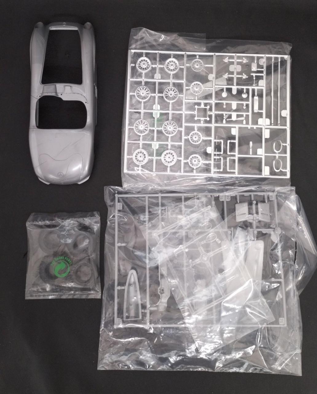 Fujimi 1/24 Merzedes 300SLR - Banzai Thrifting | BanzaiHobby
