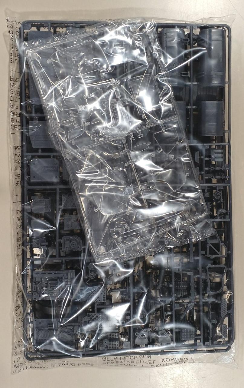 Italeri 1/24 Volvo FH4 Globe-Trotter XL - Banzai Thrifting | BanzaiHobby