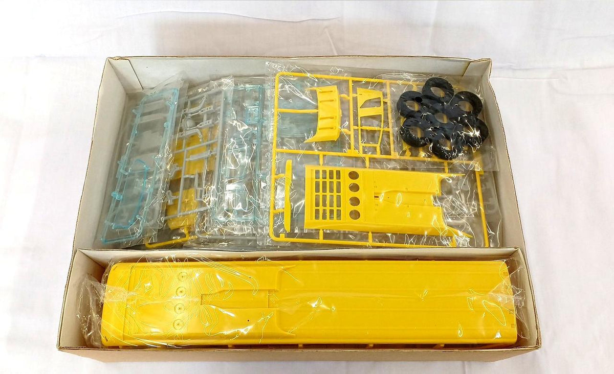 FUJIMI Plastic Model 1/32 Hino Selega SHD Hato Bus Edition - Banzai Thrifting | BanzaiHobby