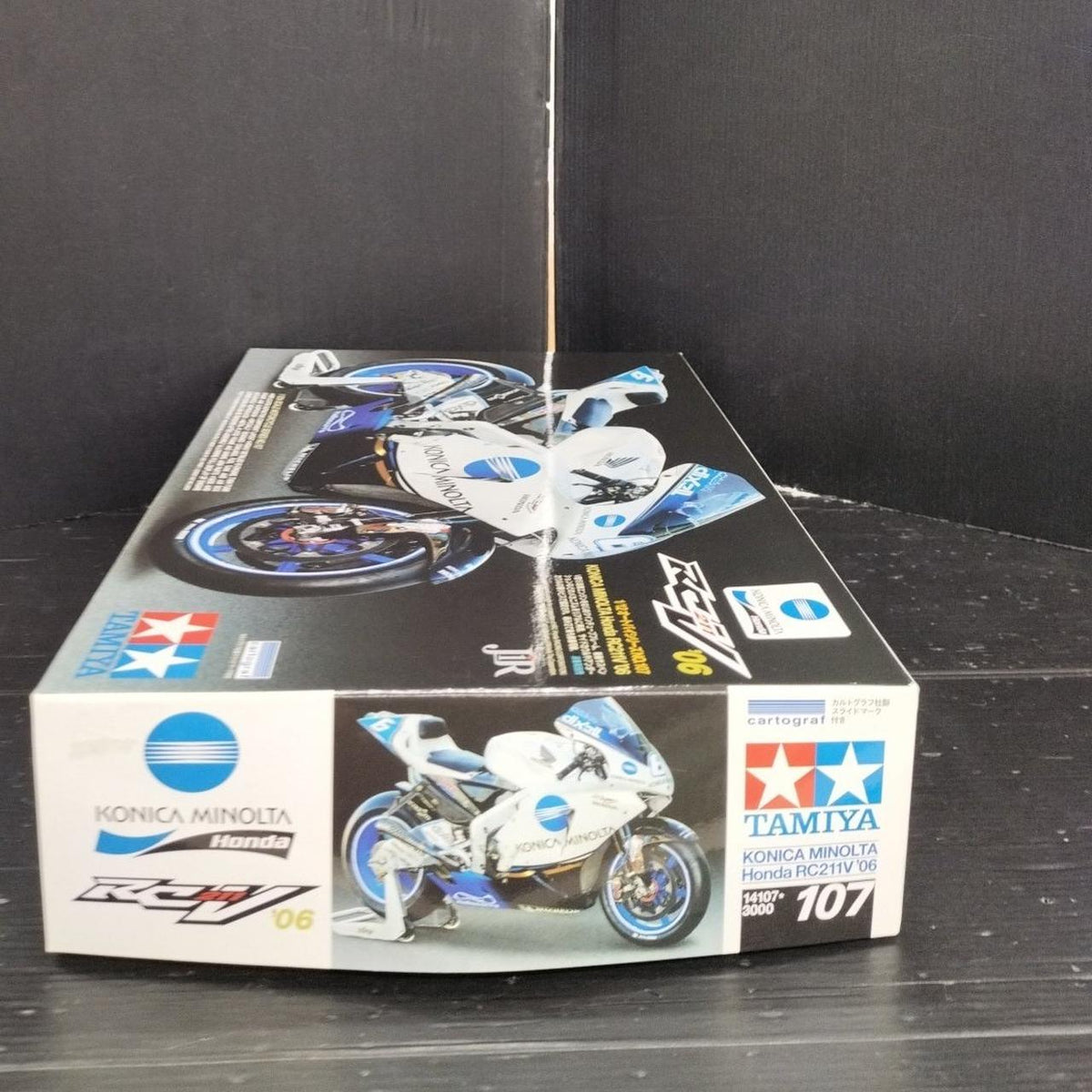 TAMIYA Motorcycle KONICA MINOLTA HONDA RC211V 06 - Banzai Thrifting | BanzaiHobby
