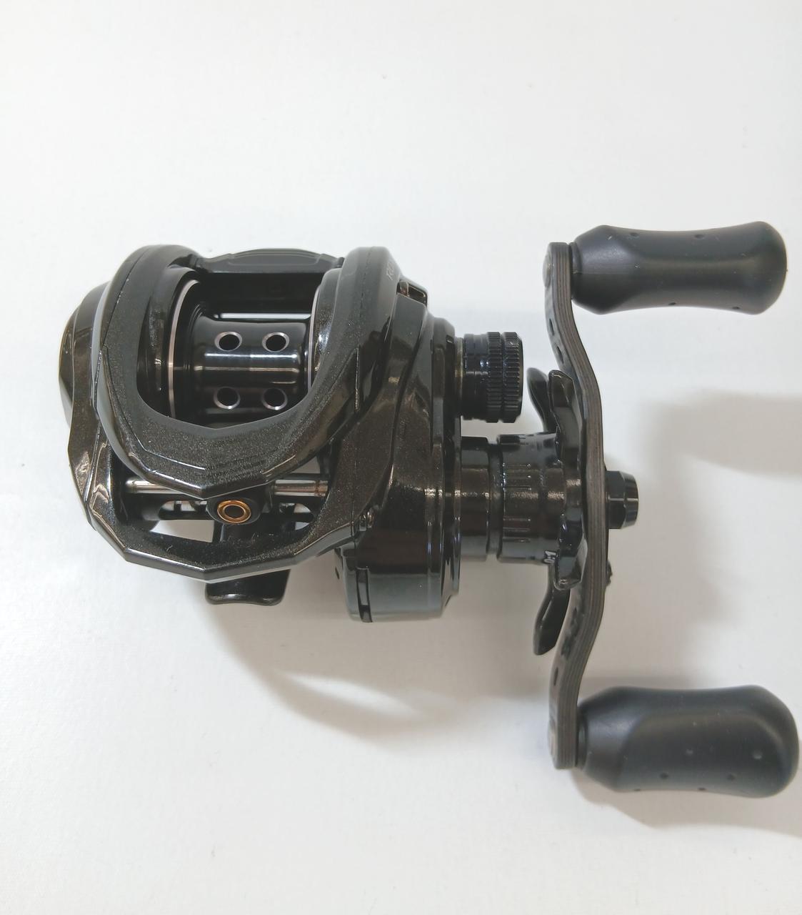 Abu Garcia ROXANI BF8 (Right handle)