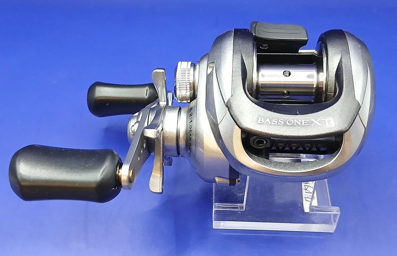 Shimano Bass One Xt Right Handle Reel [japan]