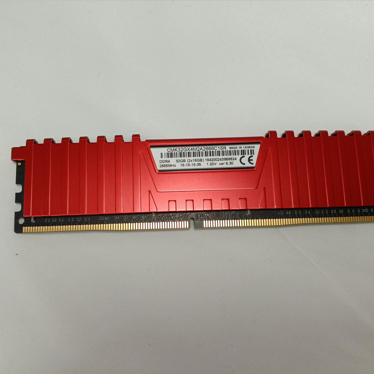 CORSAIR PC memory (16GB x 2) CMK32GX4M2A2666C16R