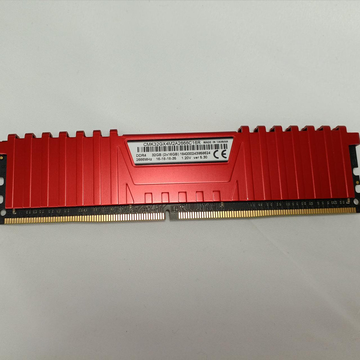 CORSAIR PC memory (16GB x 2) CMK32GX4M2A2666C16R