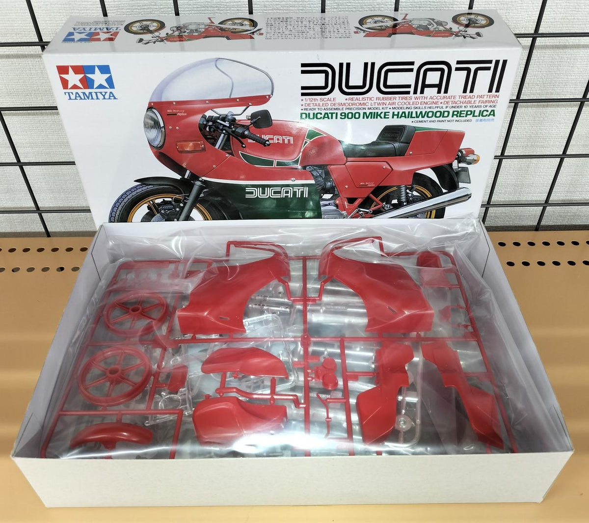 TAMIYA Docati 900 Mike Hailwood Replica 1/12 Motorcycle Series