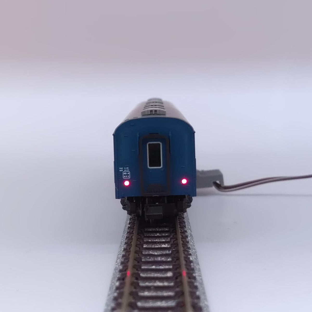 KATO N Gauge Old Model Passenger Cars 4-Car Set (Blue) - Banzai Thrifting | BanzaiHobby