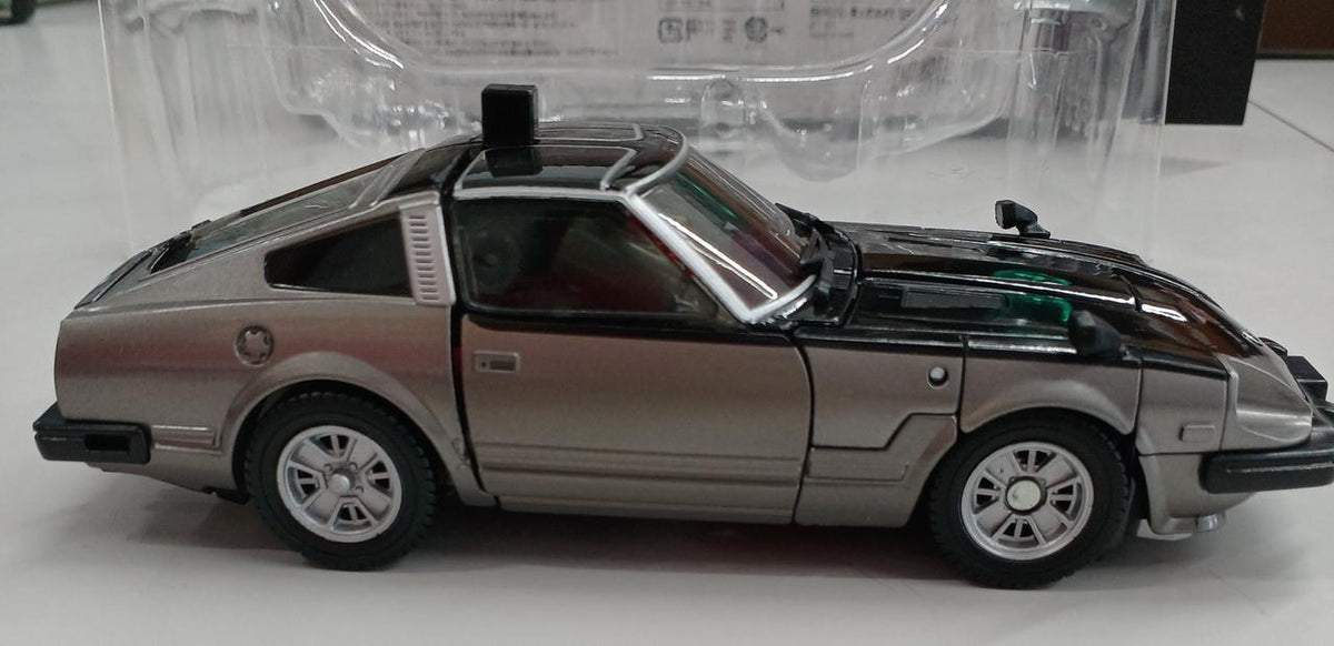 Takara Tomy Robot Soft Vinyl Figure MP-18 Streak Nissan Fairlady 280Z-T - Takara Tomy Banzai Hobby