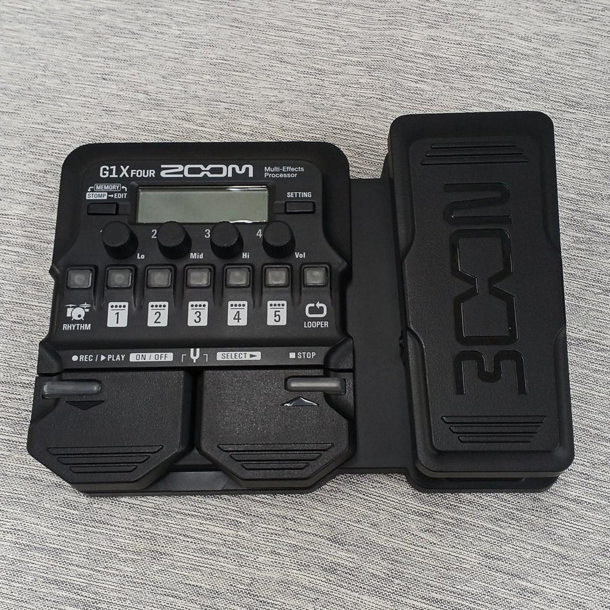 ZOOM Multi-effector G1XFOUR