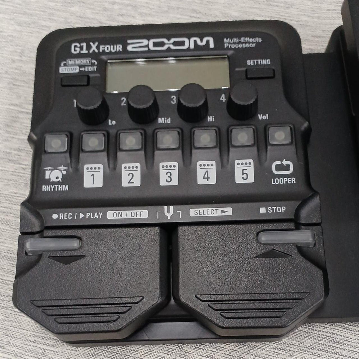 ZOOM Multi-effector G1XFOUR
