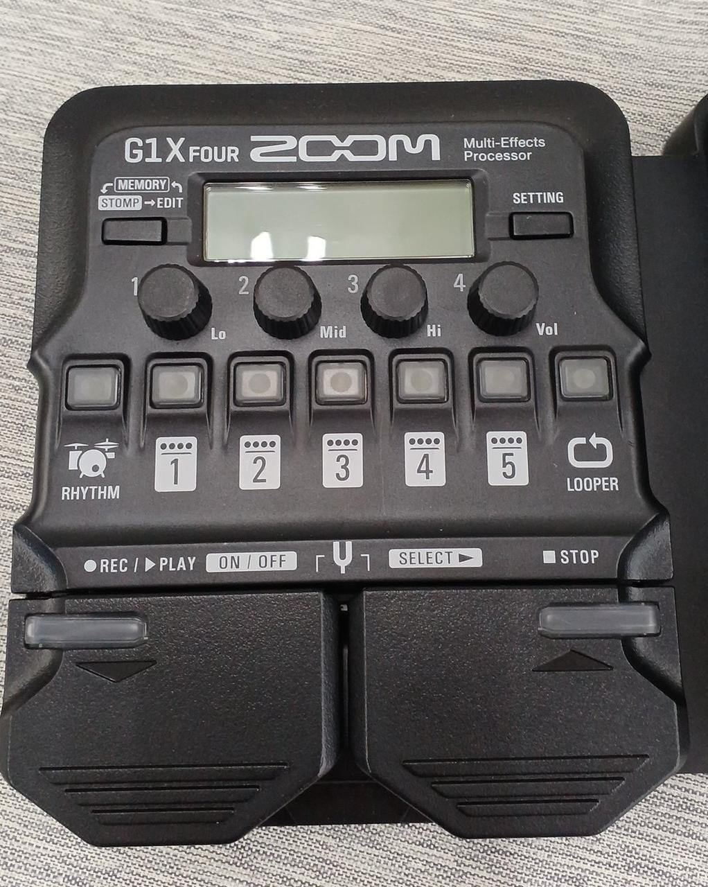 ZOOM Multi-effector G1XFOUR