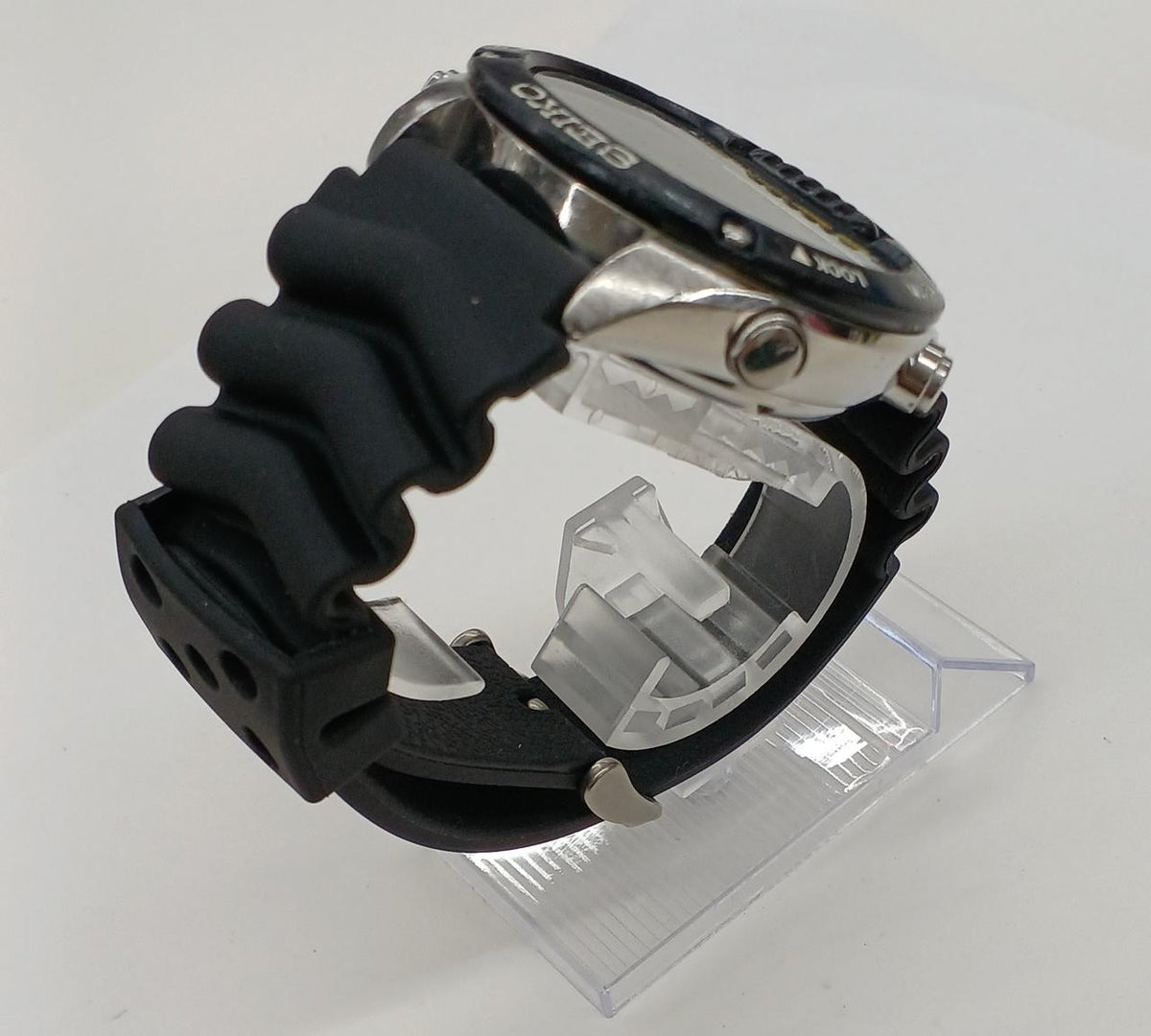 SEIKO Scuba Watch M705-5A00