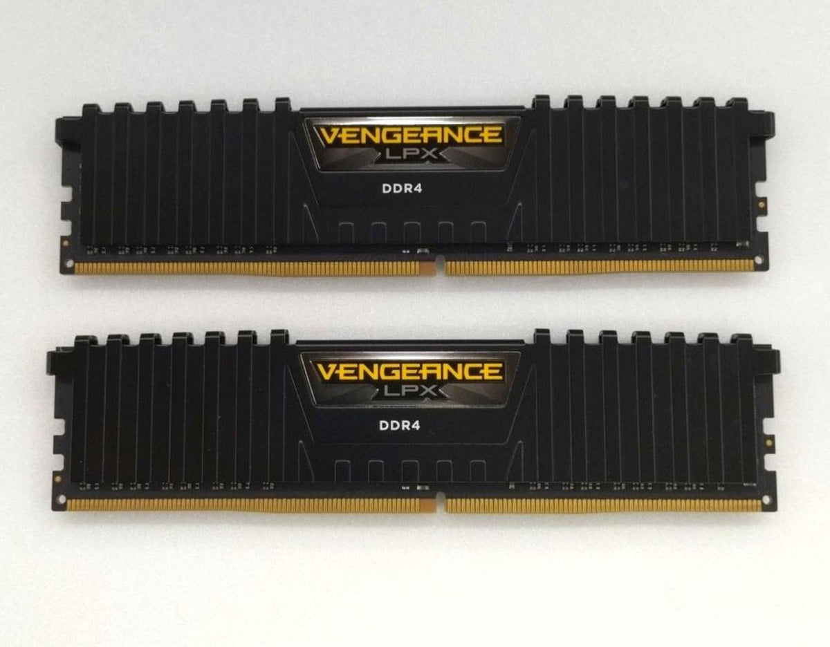 CORSAIR Memory 2-disc set CMK16GX4M2B3200C16