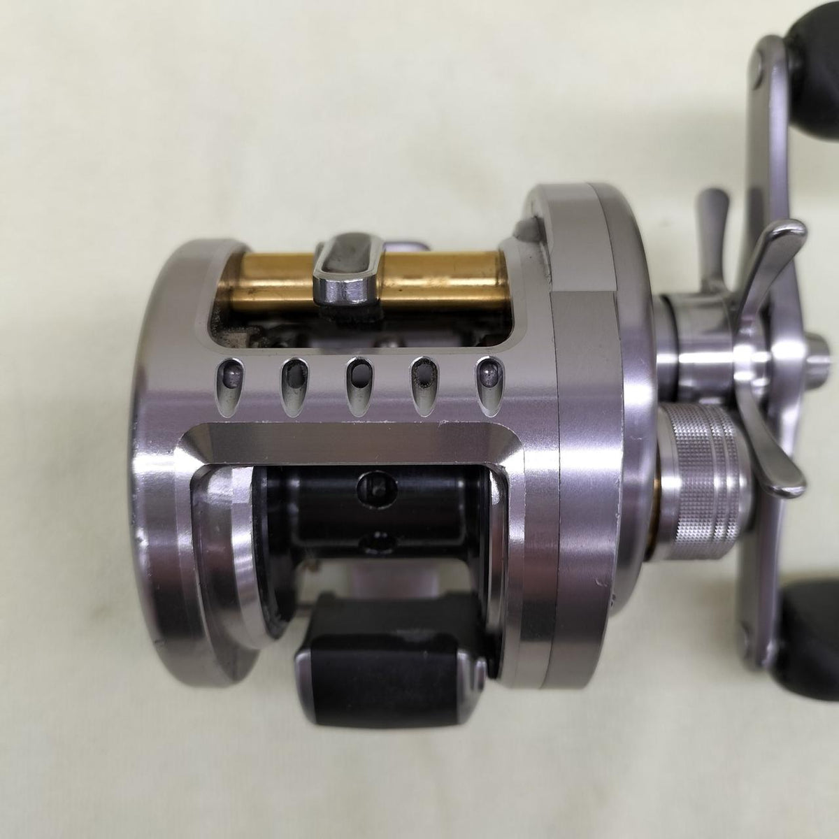 SHIMANO Baitcasting Reel CALCUTTA CONQUEST 200DC