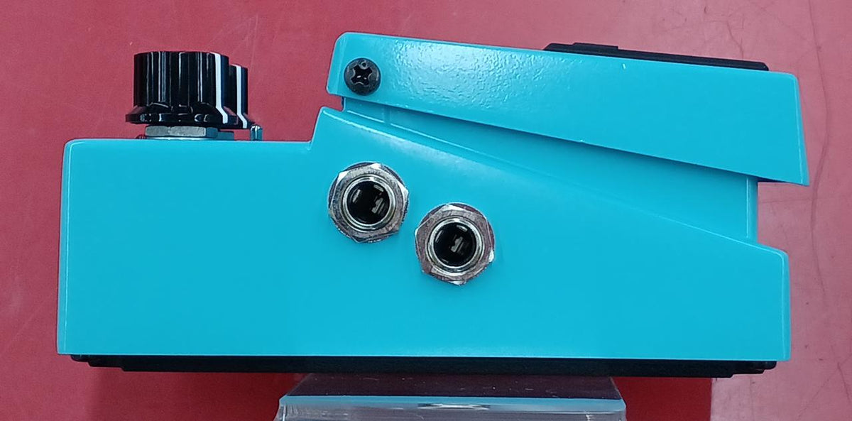 BOSE Chorus CE-2W