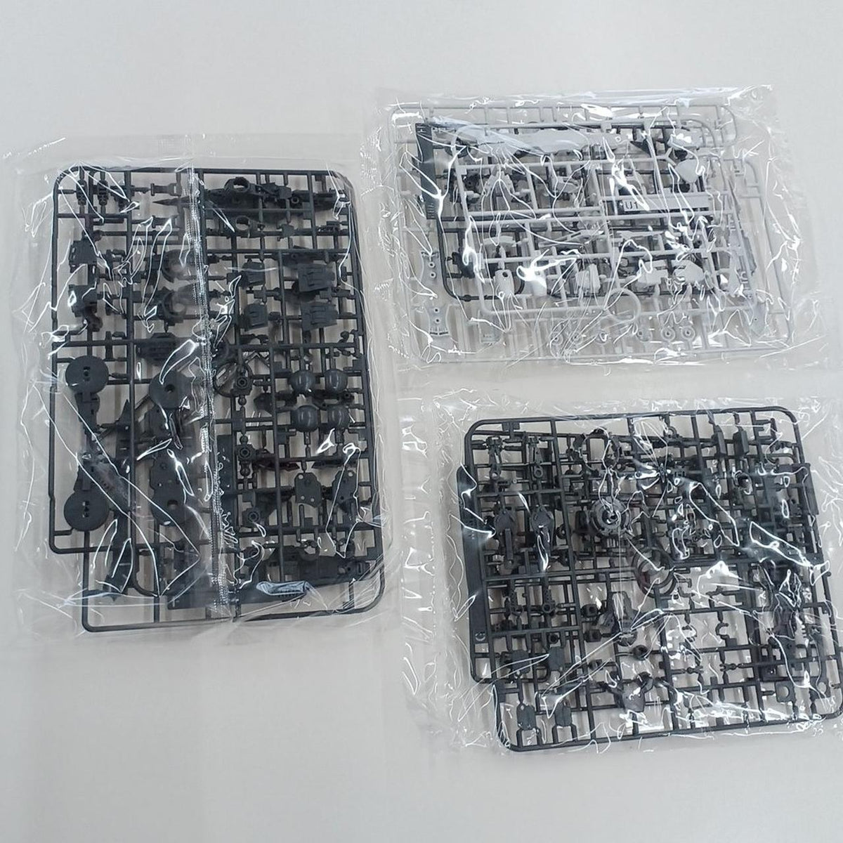 BANDAI Gundam MG Gundam Astrea + Proto GN Twin Broadblade