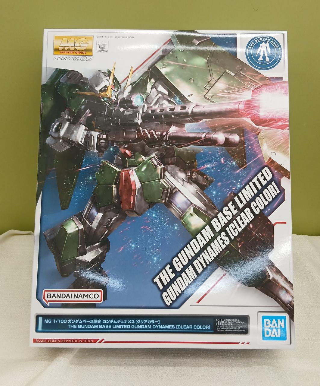 BANDAI MG 1/100 Scale Gundam Dynames (Clear Color) Gundam Base Limited