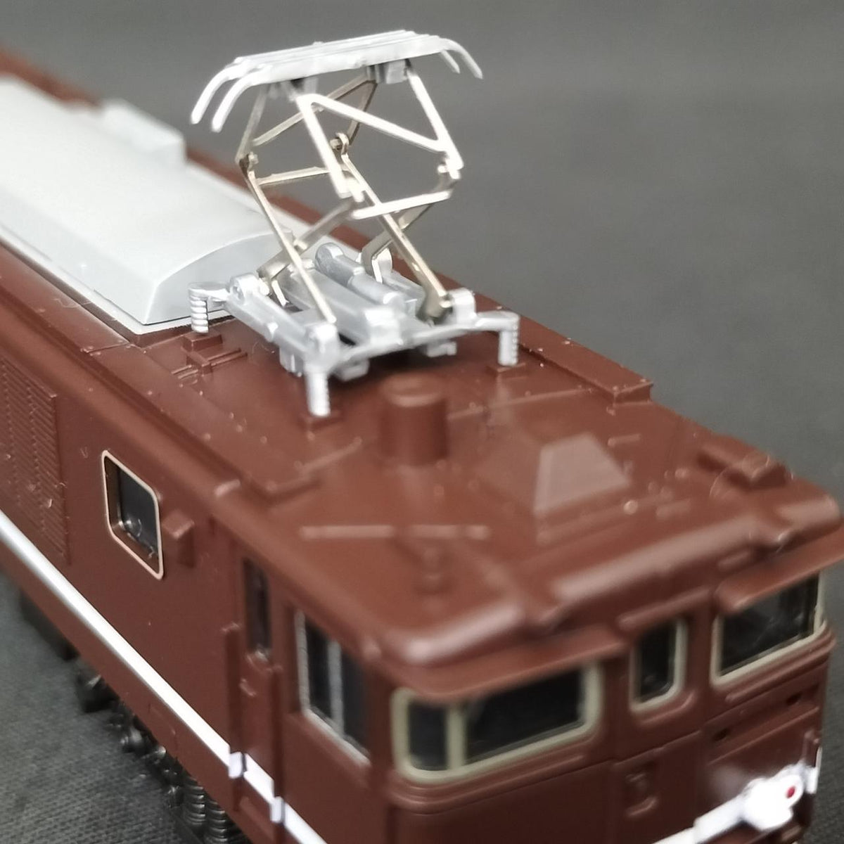 TOMIX EF64 Class 1000 Electric Locomotive (Brown)