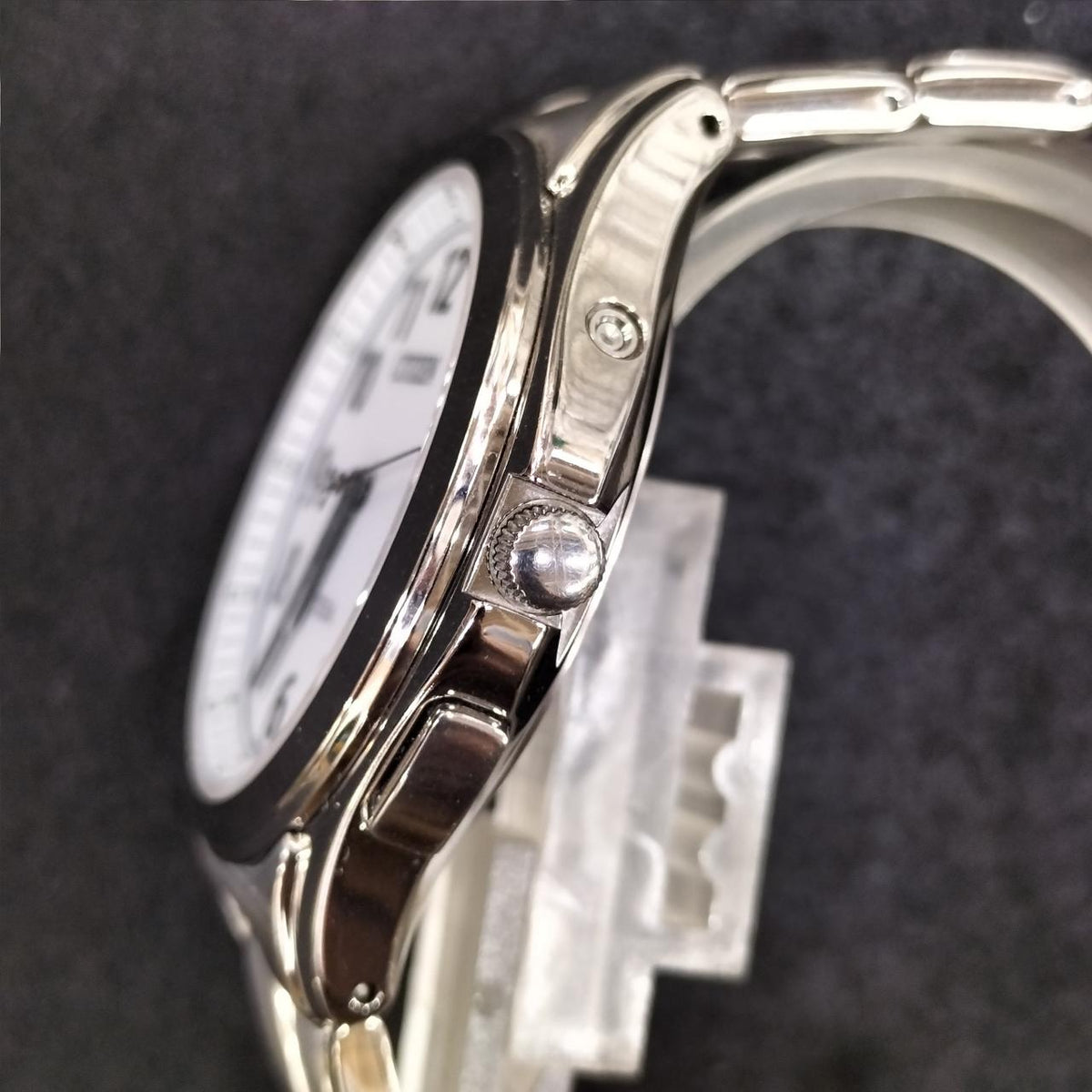 CITIZEN Solar Radio-Controlled Wristwatch DWU02