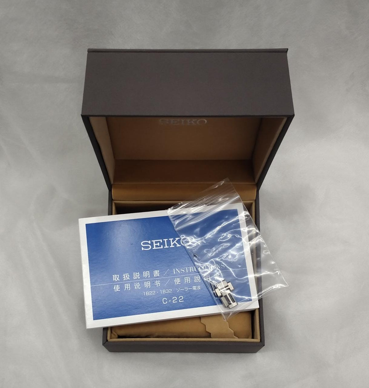 SEIKO Solar Radio-Controlled Wristwatch 1B32-0AC0