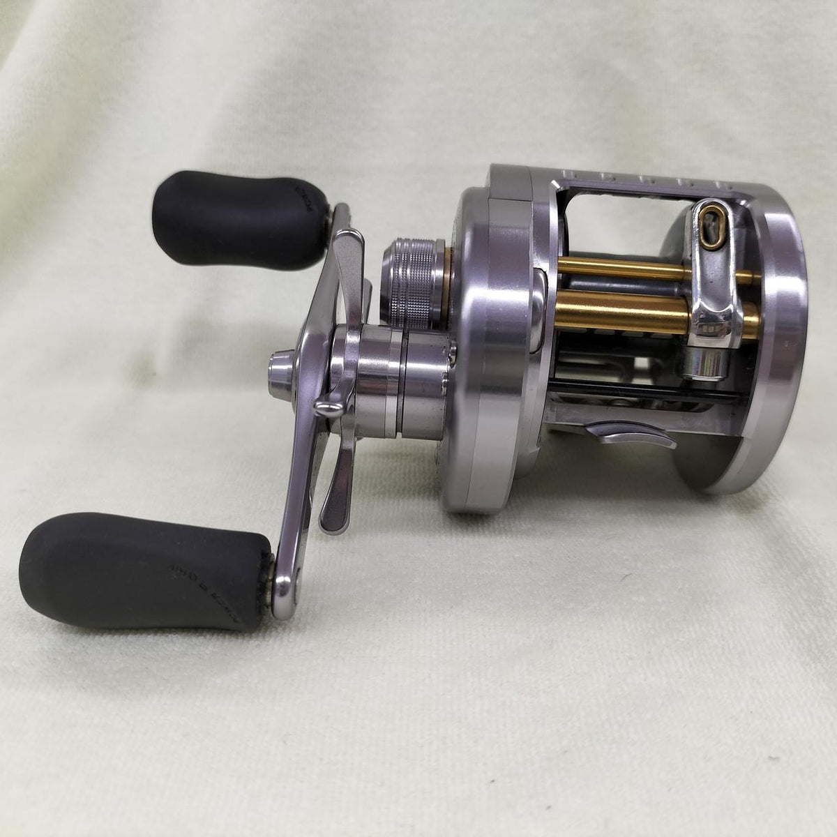 SHIMANO Baitcasting Reel CALCUTTA CONQUEST 200DC