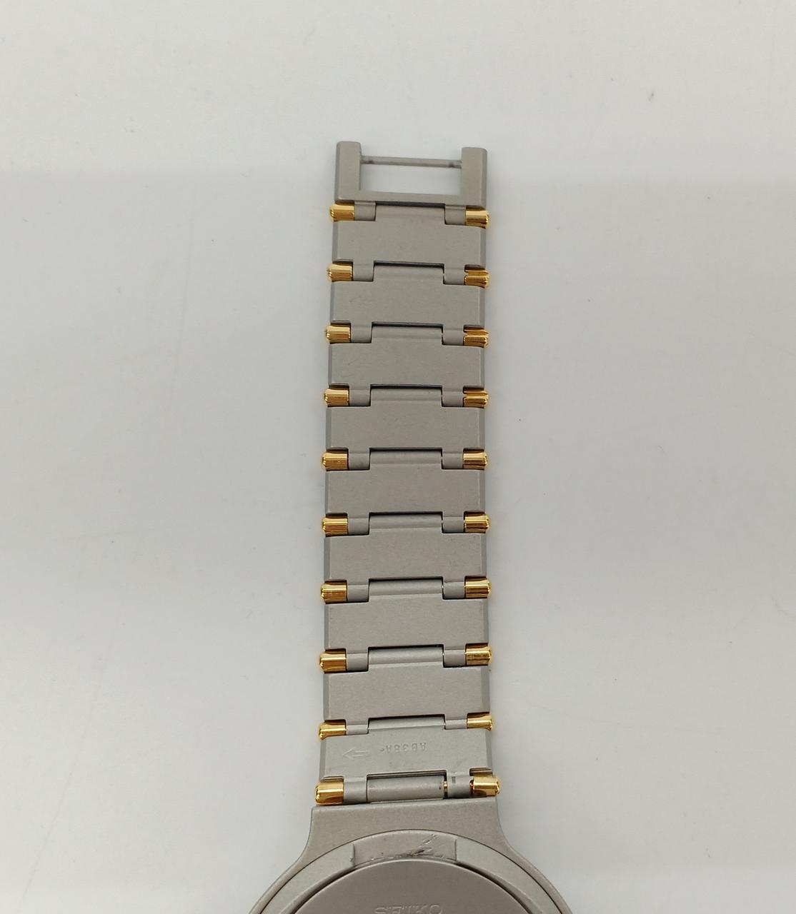 SEIKO Quartz Watch 5H22-6A30 - Banzai Thrifting | BanzaiHobby