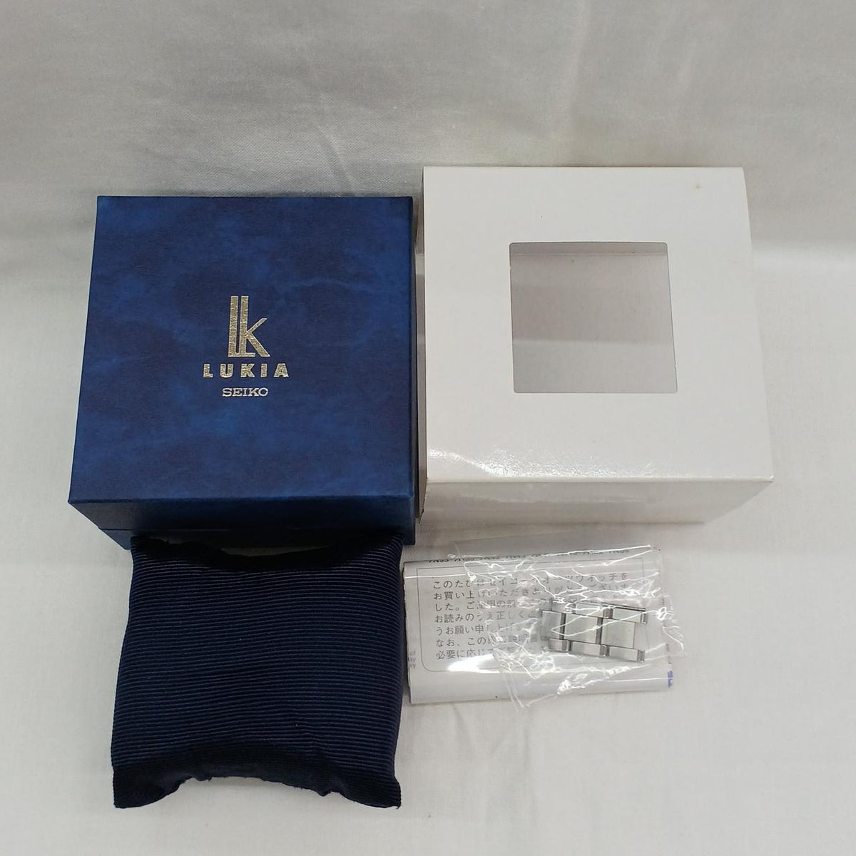 SEIKO Quartz Wristwatch 7N82-6E00 - Banzai Thrifting | BanzaiHobby