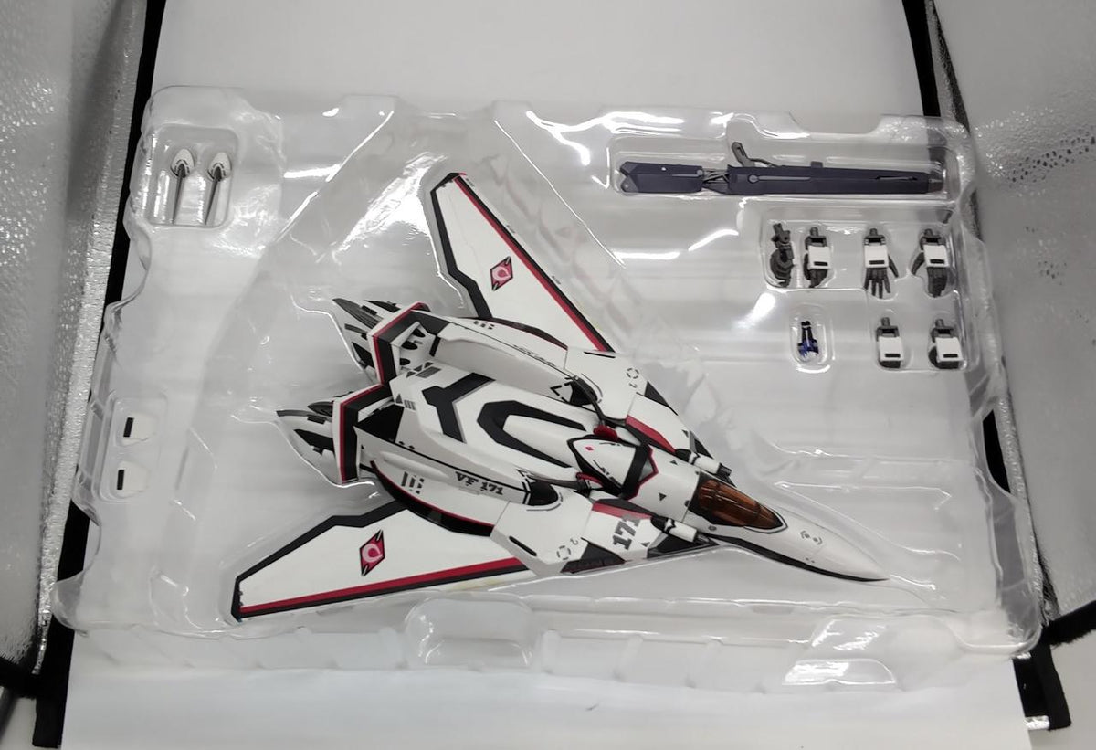 BANDAI DX Chogokin VF-171EX Armored Nightmare Plus EX - Banzai Thrifting | BanzaiHobby