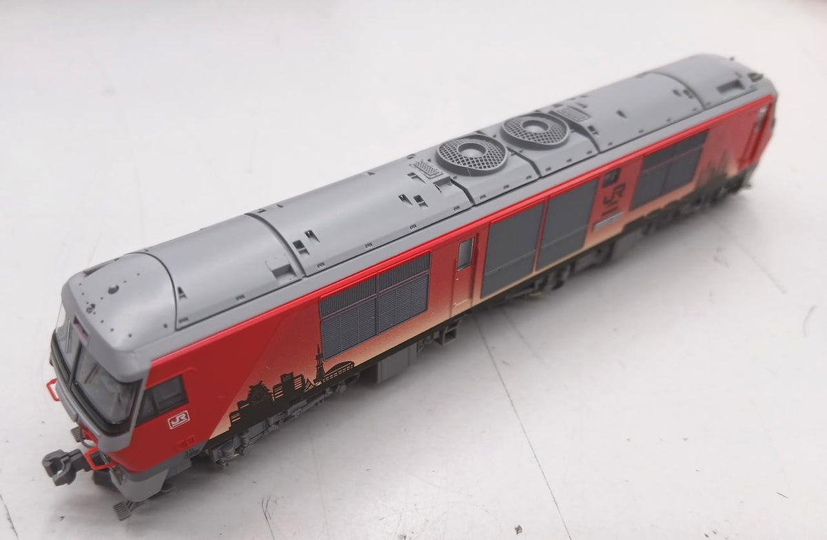TOMIX N Gauge Class 200 Diesel Locomotive - Banzai Thrifting | BanzaiHobby