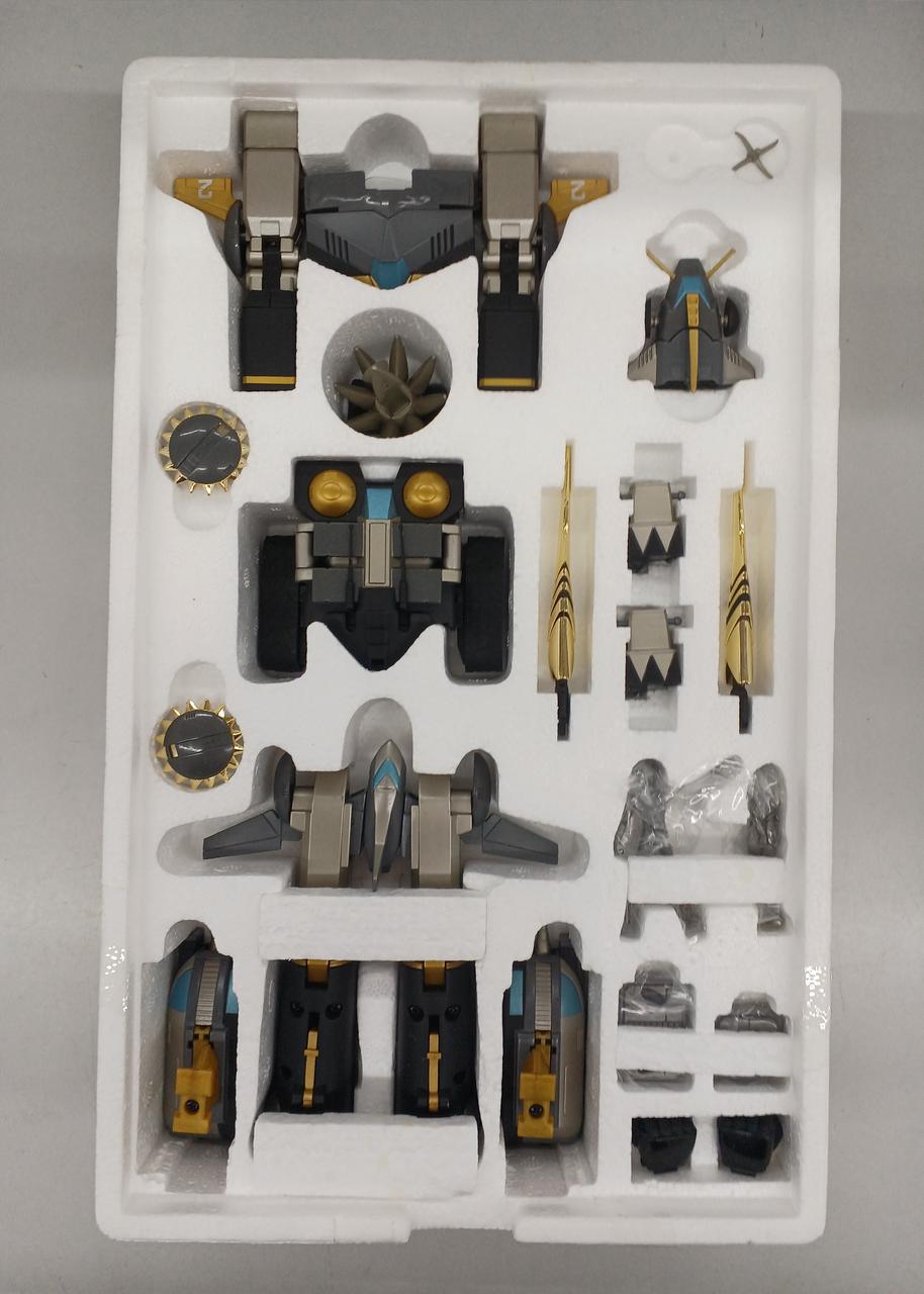 BANDAI Black Combattler V Black Combattler V - Banzai Thrifting | BanzaiHobby