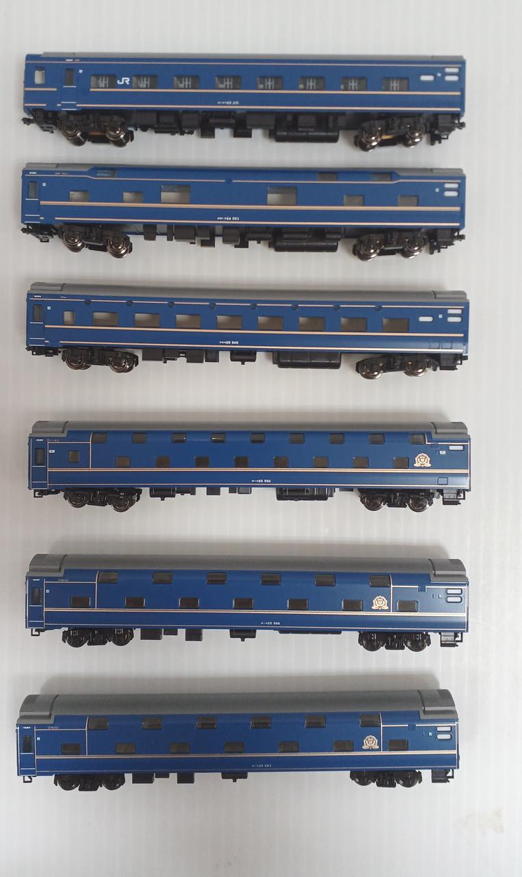 KATO N Gauge Hokutosei Deluxe Formation - Banzai Thrifting | BanzaiHobby