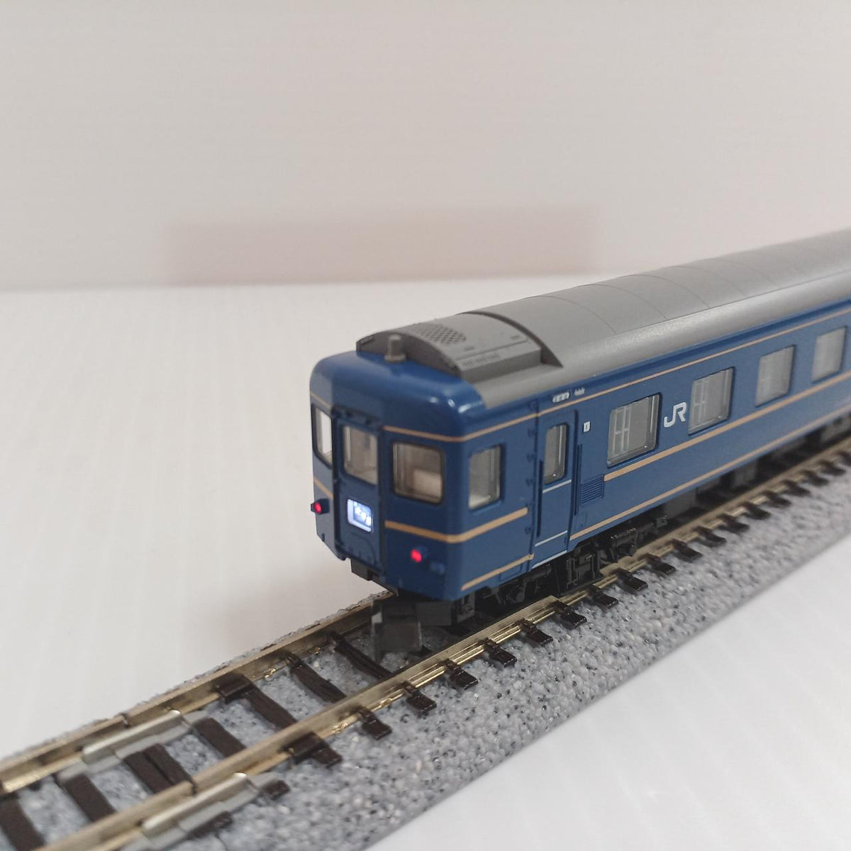 KATO N Gauge Hokutosei Deluxe Formation - Banzai Thrifting | BanzaiHobby