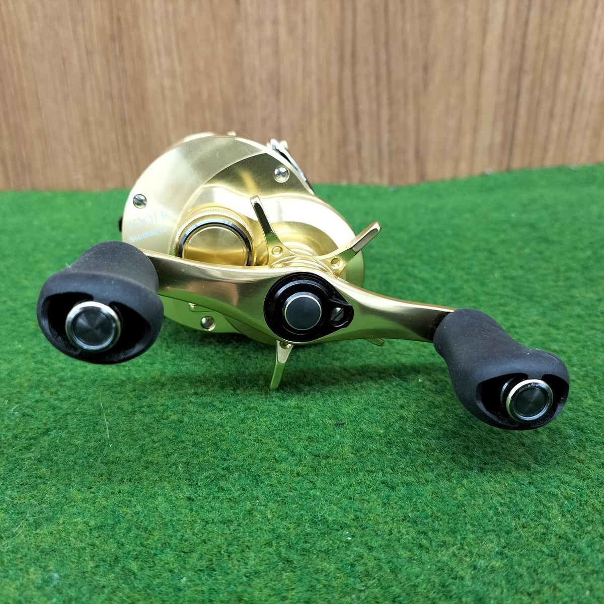 SHIMANO Baitcasting Reel CALCUTTA CONQUEST 100HG - Banzai Thrifting | BanzaiHobby