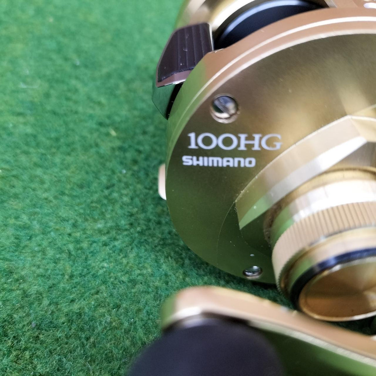 SHIMANO Baitcasting Reel CALCUTTA CONQUEST 100HG - Banzai Thrifting | BanzaiHobby