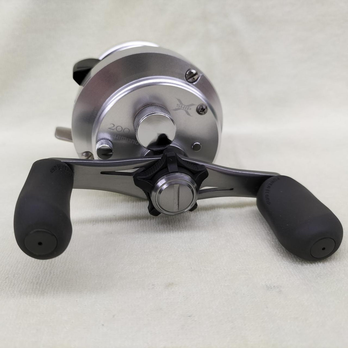 SHIMANO Baitcasting Reel CALCUTTA 200 - Banzai Thrifting | BanzaiHobby
