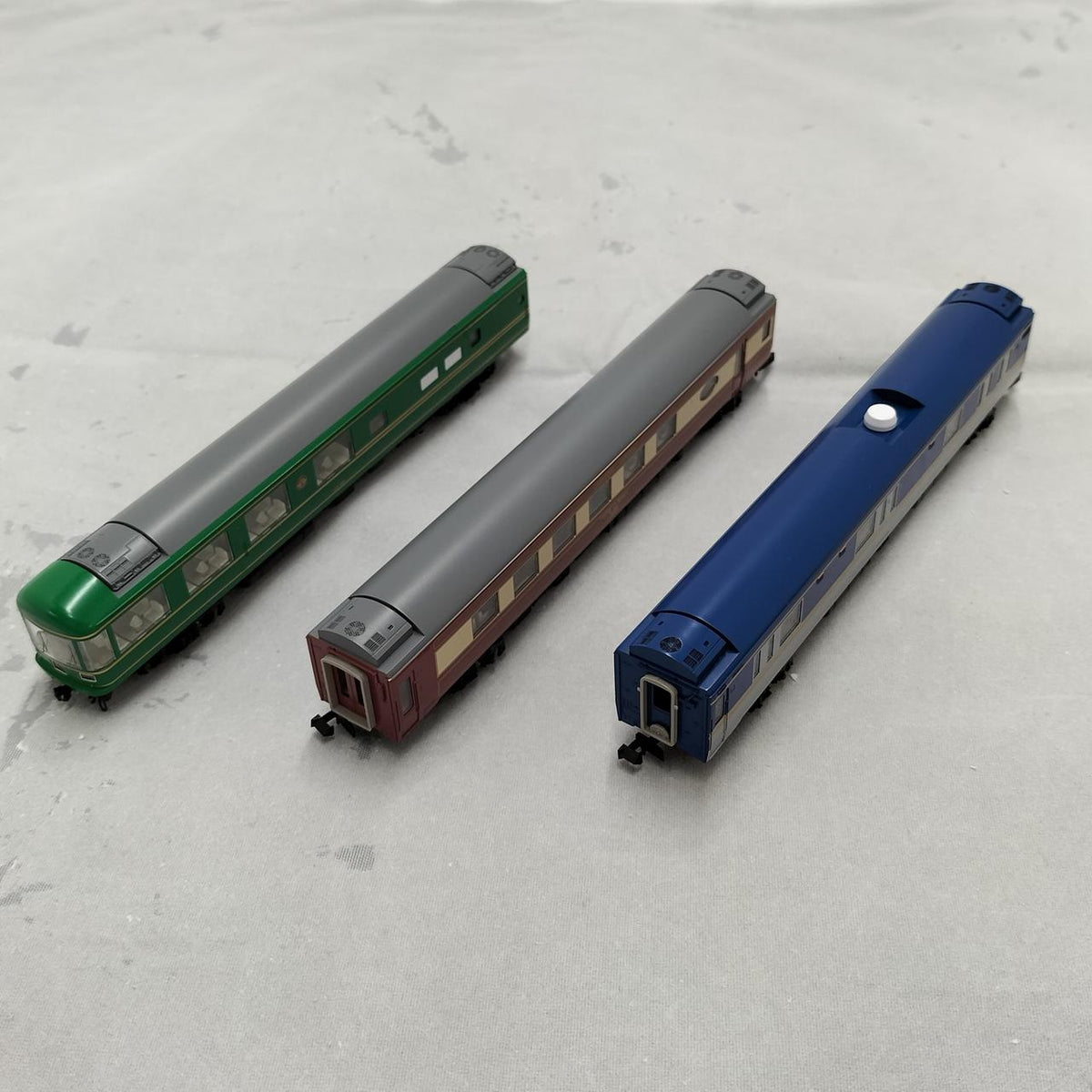 TOMIX JR 24 Series 25 Limited Express Sleeper Passenger Car (Dream Space Hokutosei) 92792 - Banzai Thrifting | BanzaiHobby