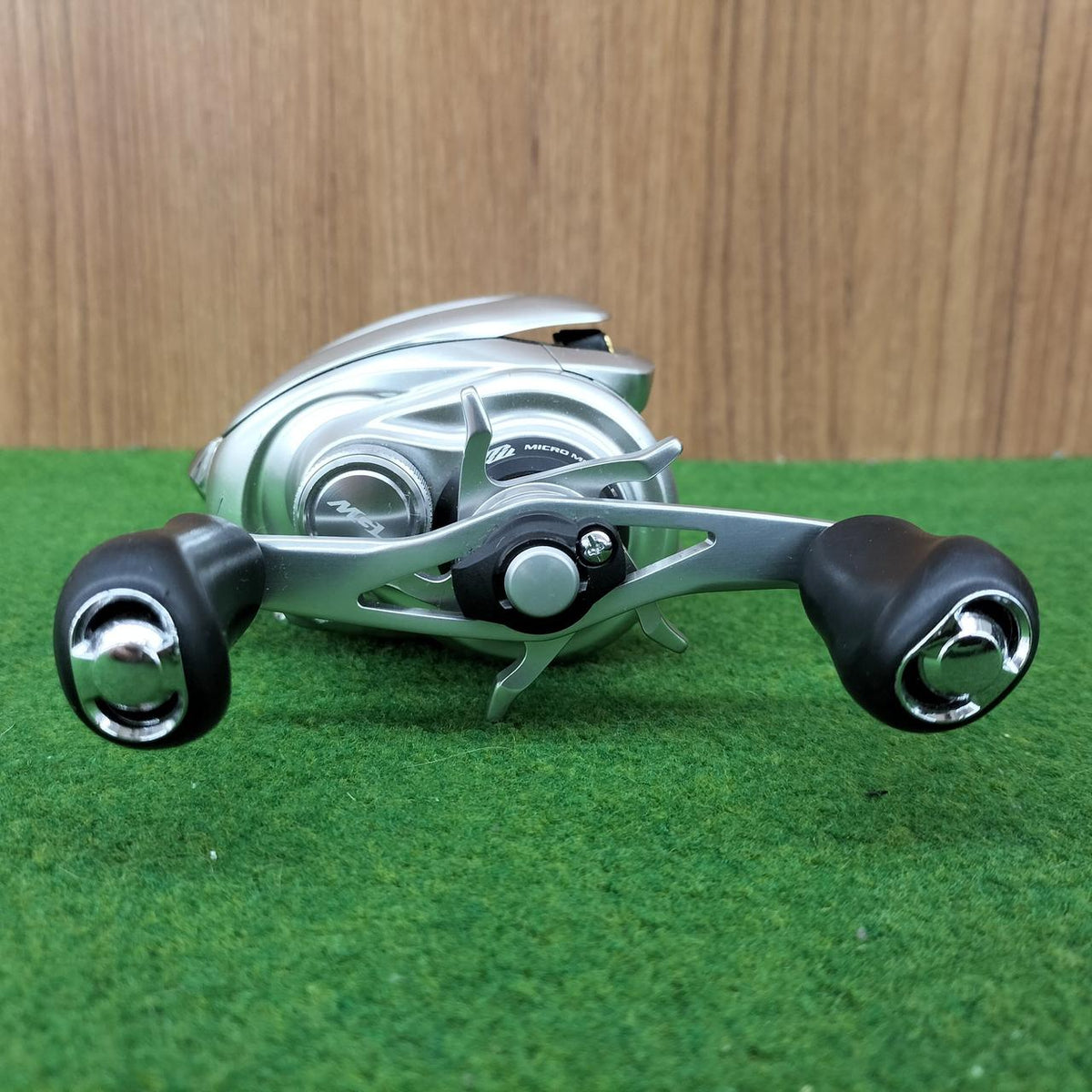 SHIMANO Baitcasting Reel METANIUM MGL HG - Banzai Thrifting | BanzaiHobby