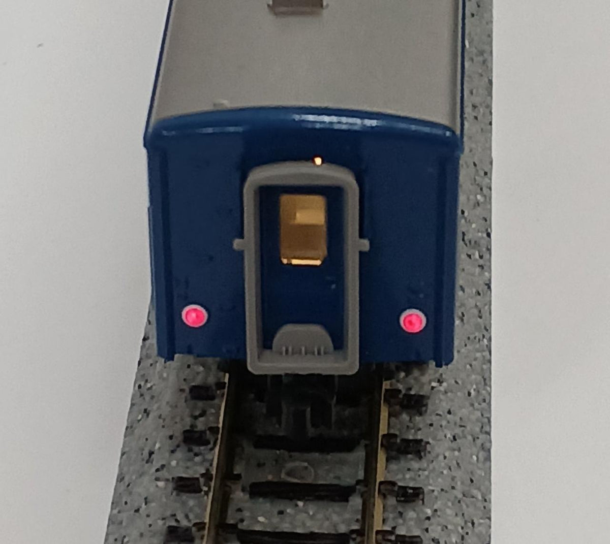 KATO Orient Express '88 7-Car Basic Set - Banzai Thrifting | BanzaiHobby