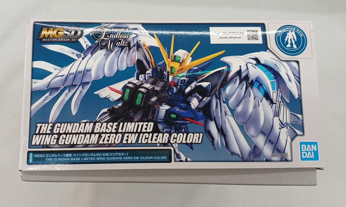 BANDAI Gunpla MGSD Gundam Base Limited Wing Gundam Zero Clear Card - Banzai Thrifting | BanzaiHobby