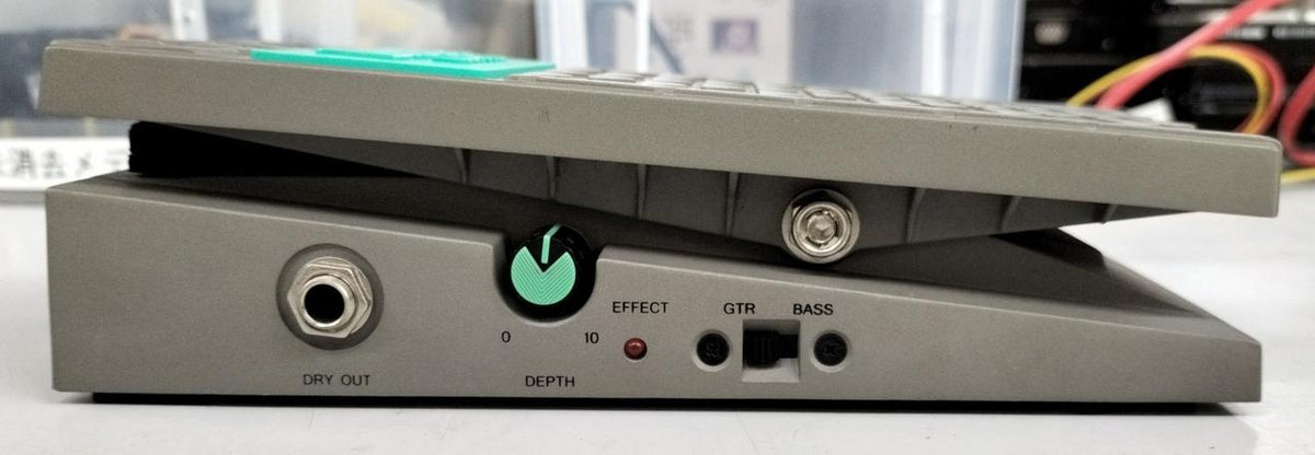 IBANEZ Wah Pedal WH10 - Banzai Thrifting | BanzaiHobby
