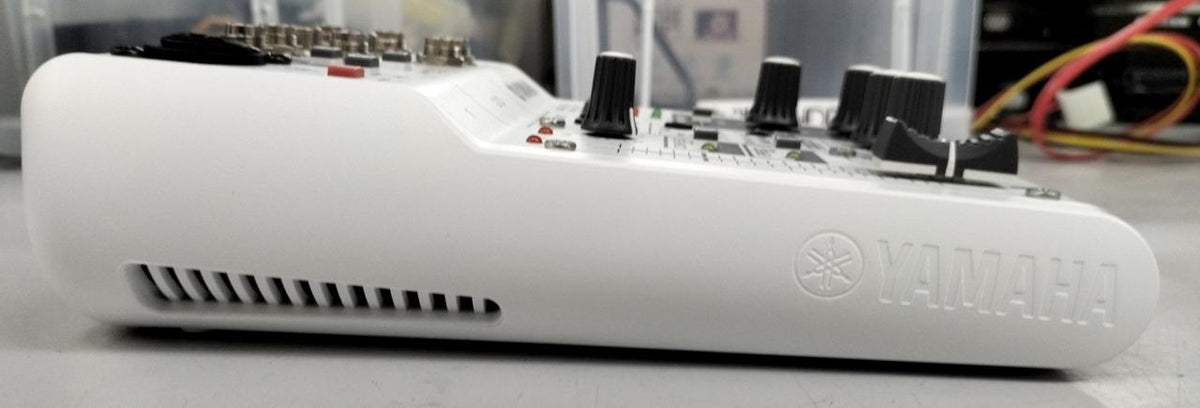 YAMAHA Mixer AG03 - Banzai Thrifting | BanzaiHobby