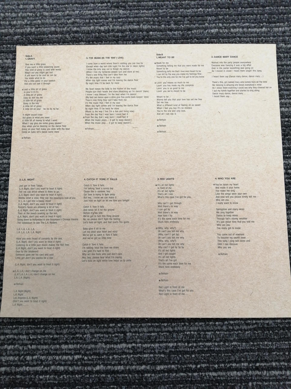 INVITATION Yasuko Agawa/GRAVY VIH-28171