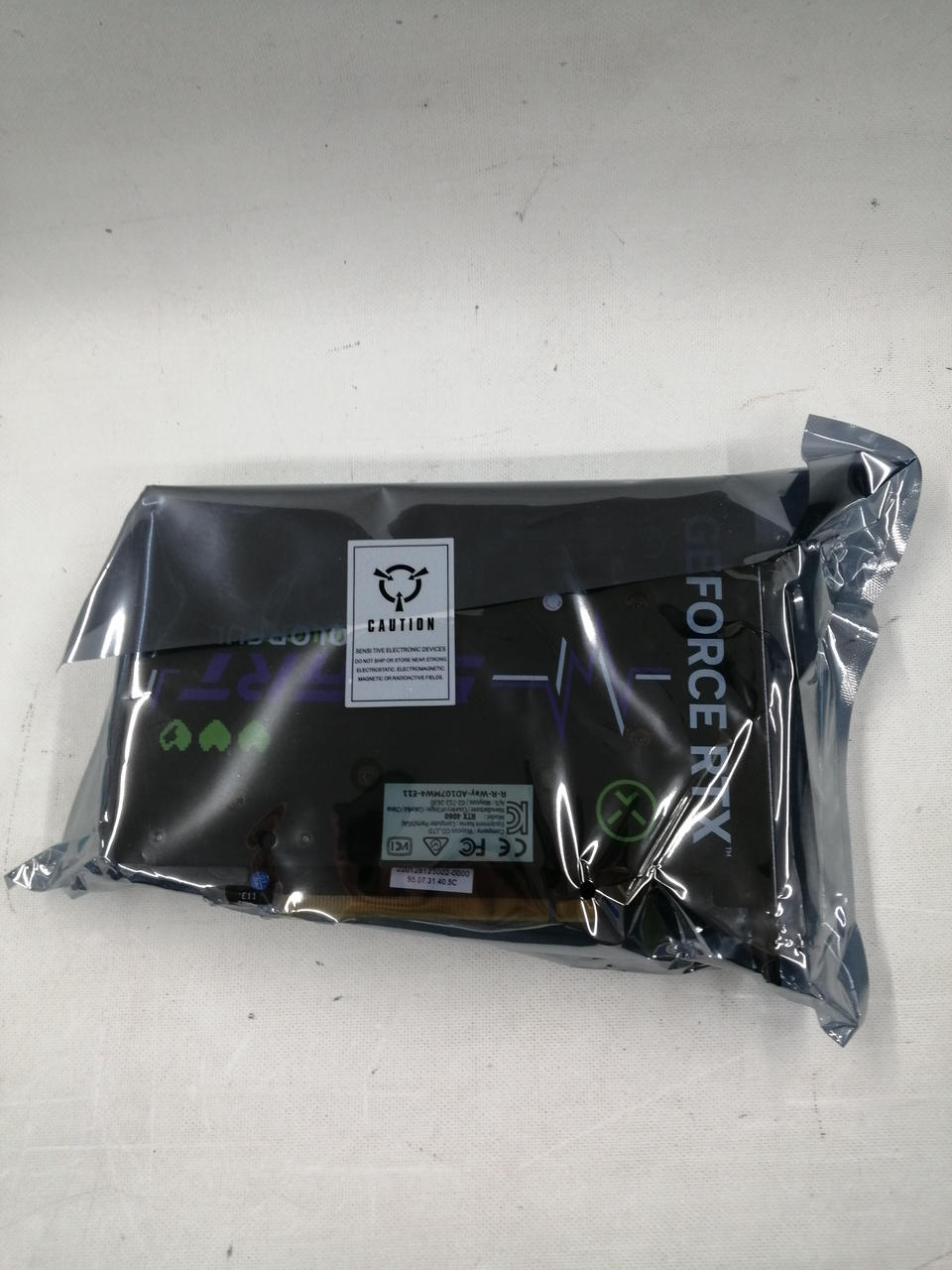 COLORFUL Graphics Board: GEFORCE RTX4060 MINI 8GB-V