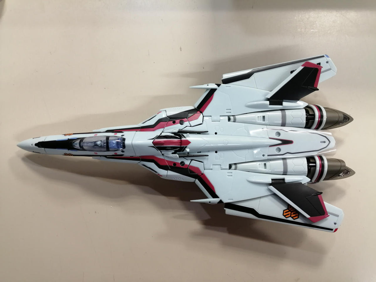 BANDAI DX Chogokin Super Messiah Valkyrie (Saotome Alto's Unit)