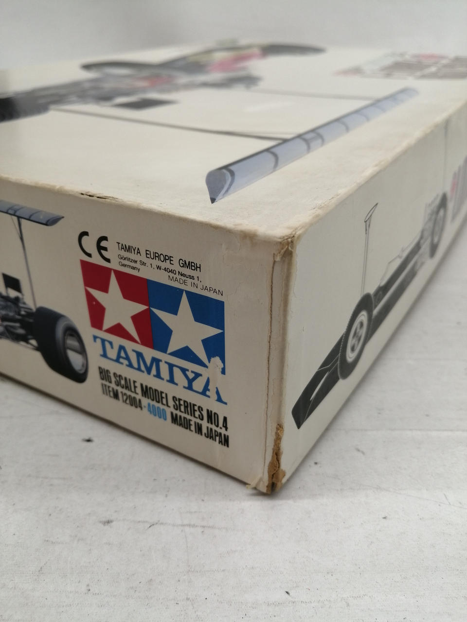 Tamiya 1/12 scale plastic model Goldleaf Lotus - Banzai Thrifting | BanzaiHobby