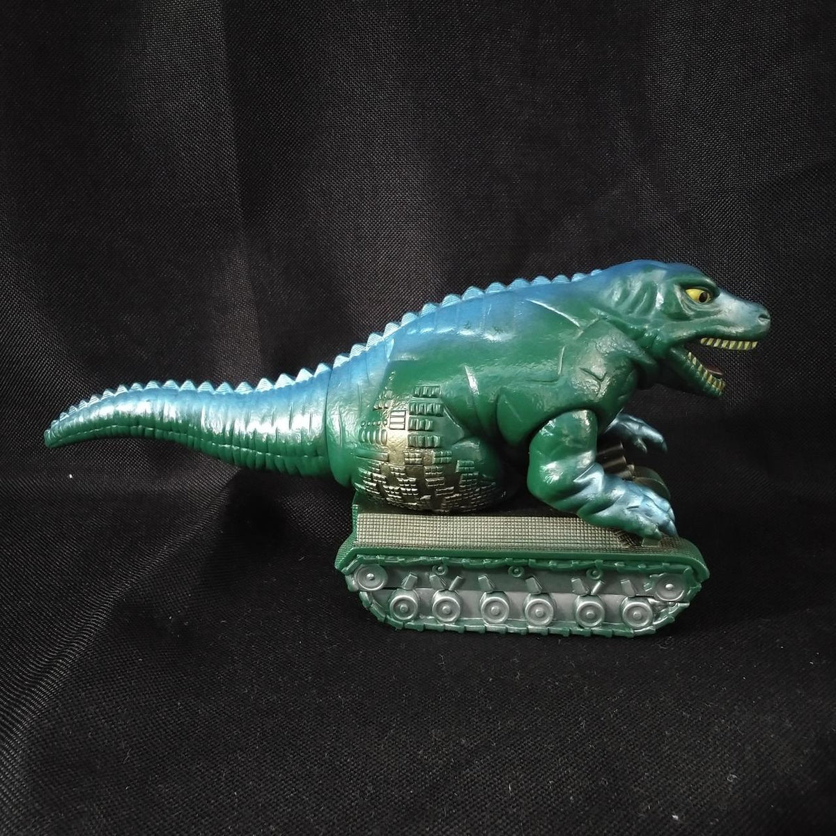 Tsuburaya Productions Sofubi Monster Kingdom: 'Monster Tank'