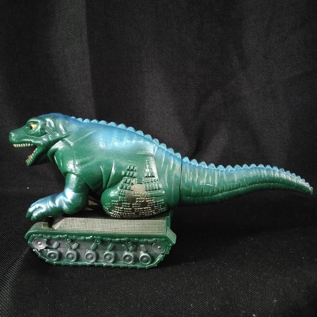 Tsuburaya Productions Sofubi Monster Kingdom: 'Monster Tank'