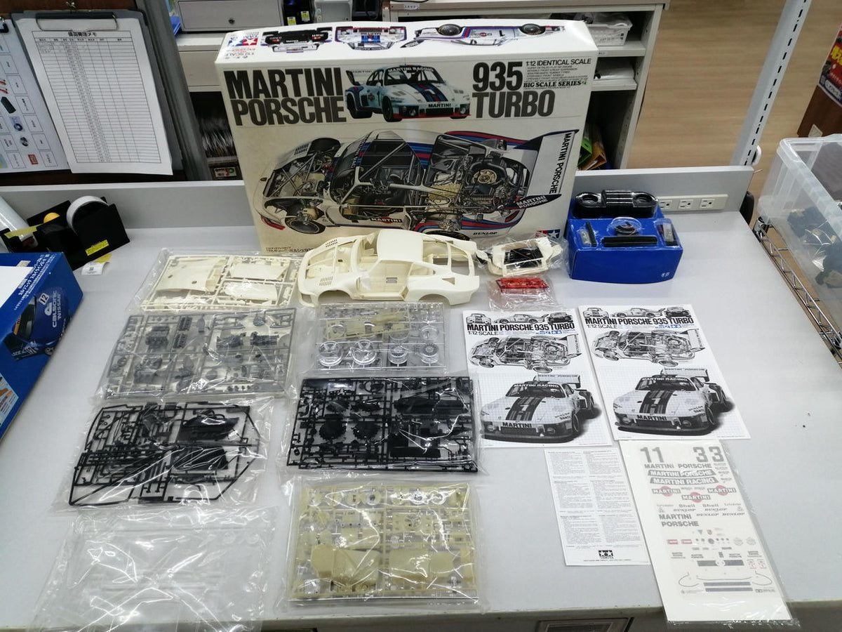 TAMIYA Plastic Model Martini Porsche 935 Turbo - Banzai Thrifting | BanzaiHobby